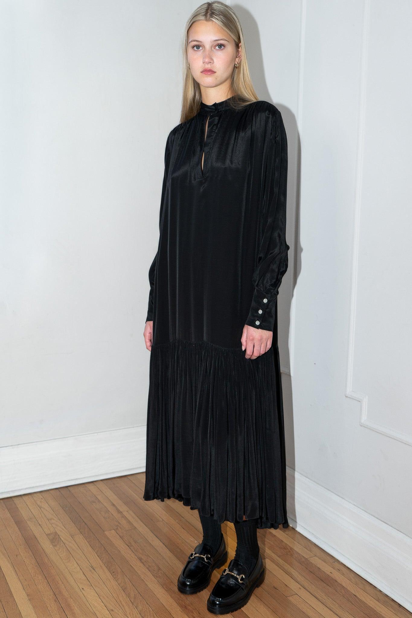 JEANNE LONG DRESS MODEL 15 - BLACK - Room 502