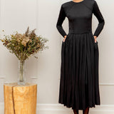 MODEL 18 - ORANE - BLACK DRESS - Room 502