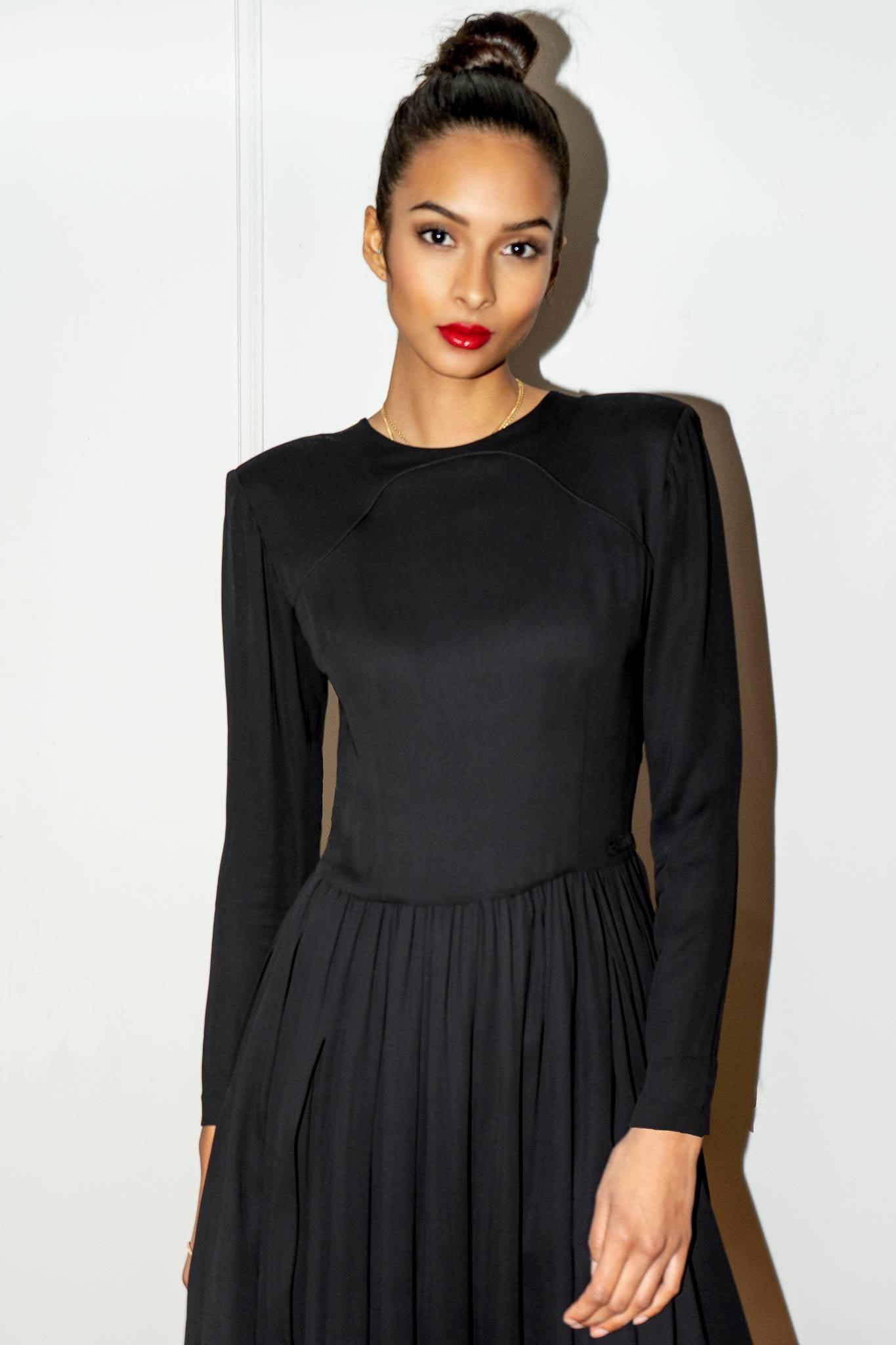 MODEL 18 - ORANE - BLACK DRESS - Room 502