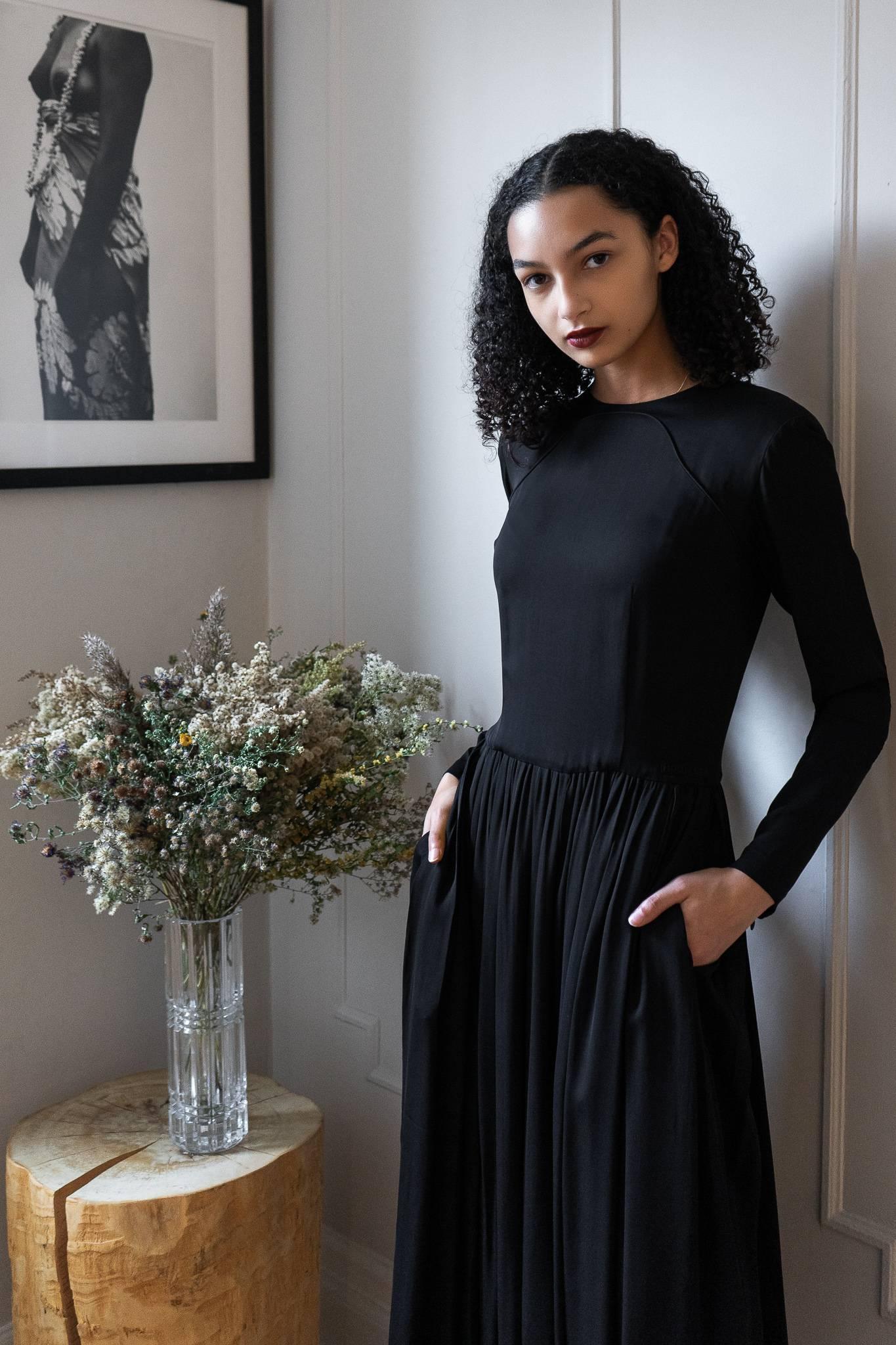 MODEL 18 - ORANE - BLACK DRESS - Room 502