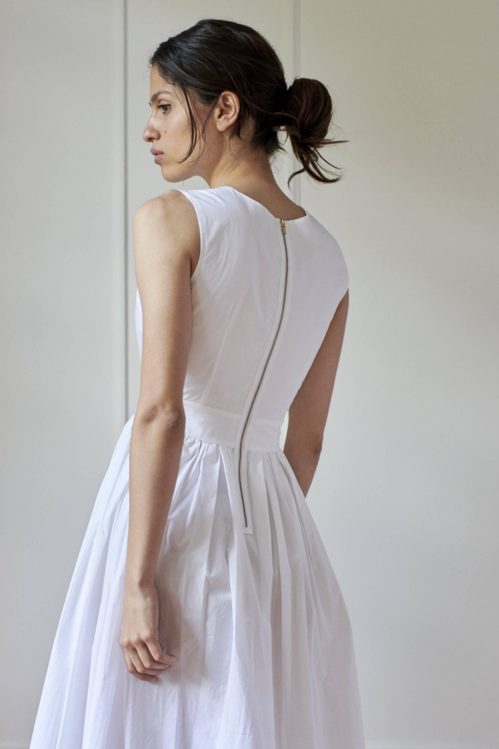 ANNA DRESS MODEL 5 - WHITE - Room 502