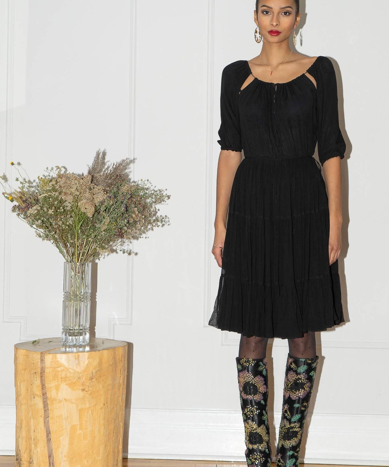 MICHELLE DRESS MODEL 19 - BLACK - Room 502