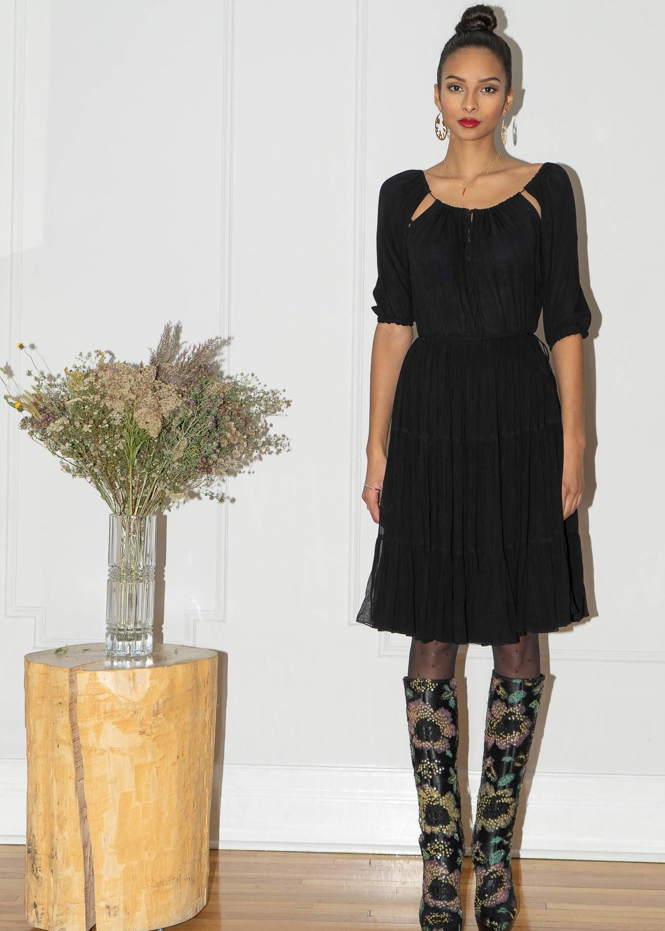 MICHELLE DRESS MODEL 19 - BLACK - Room 502