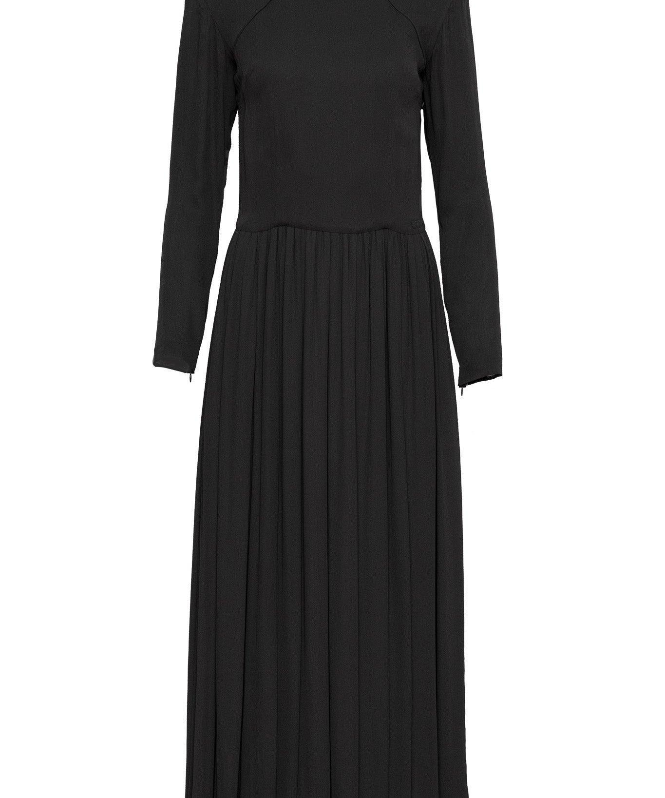 MODEL 18 - ORANE - BLACK DRESS - Room 502