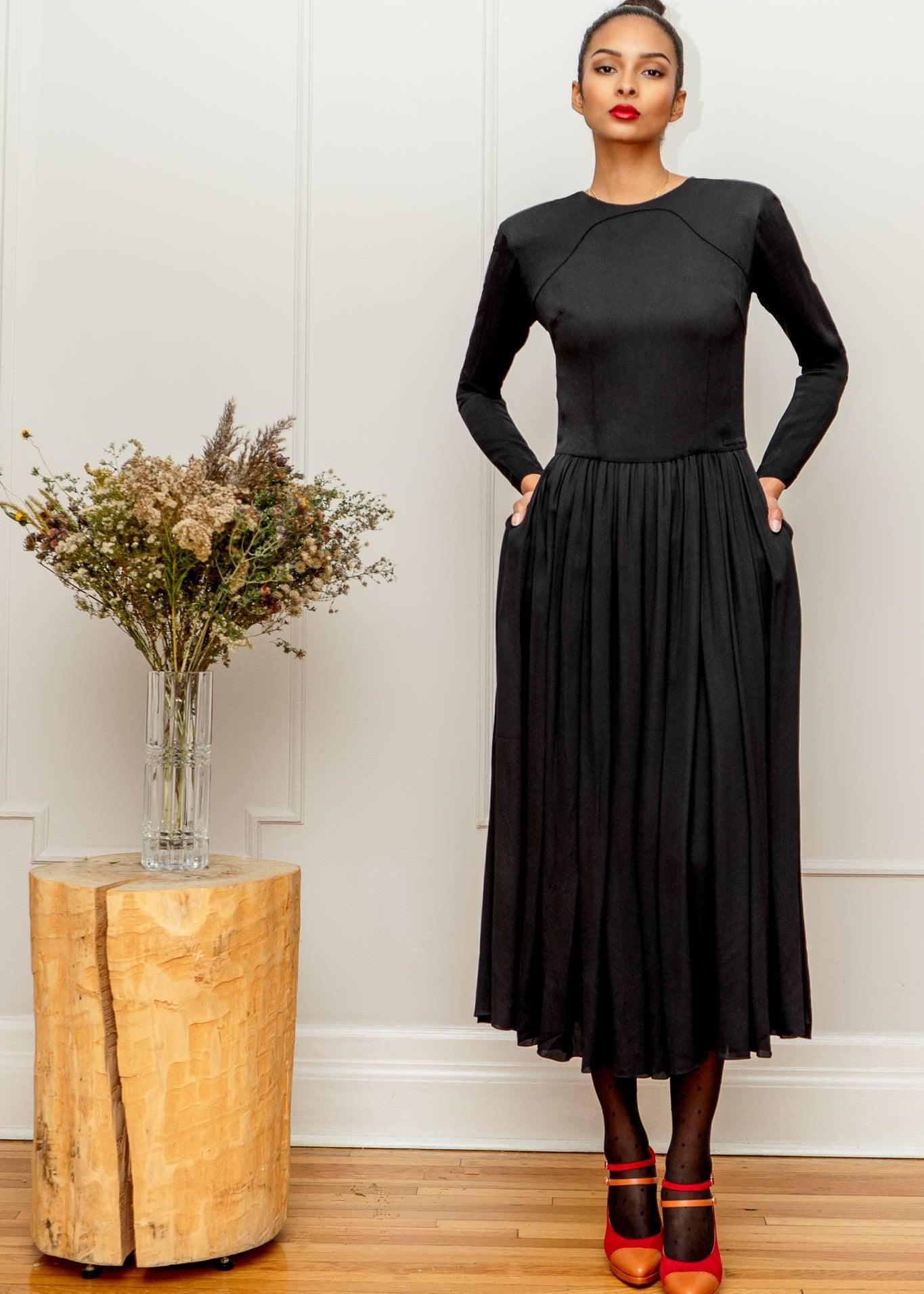 MODEL 18 - ORANE - BLACK DRESS - Room 502