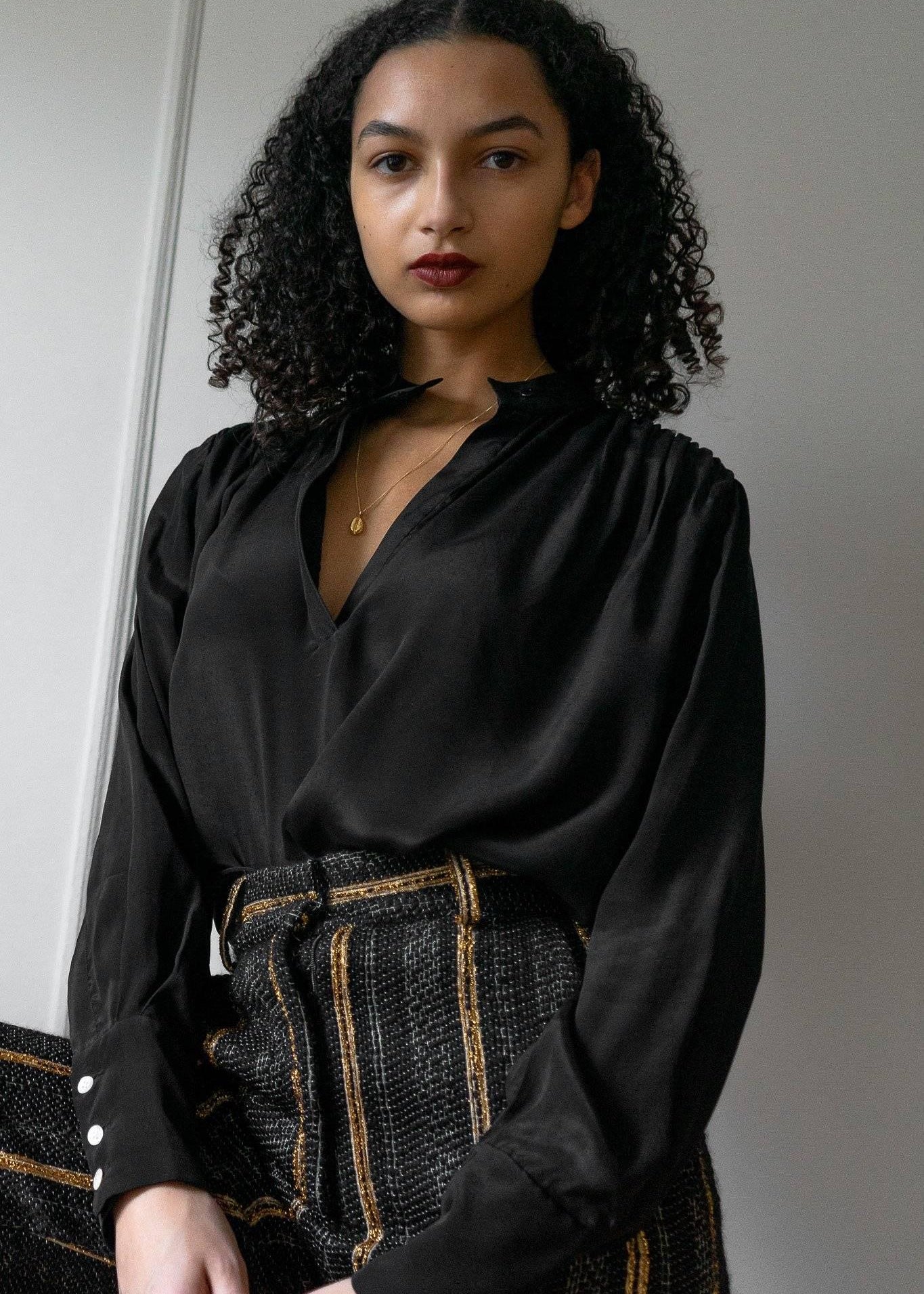 PAULA BLOUSE MODEL 14 BLACK - Room 502