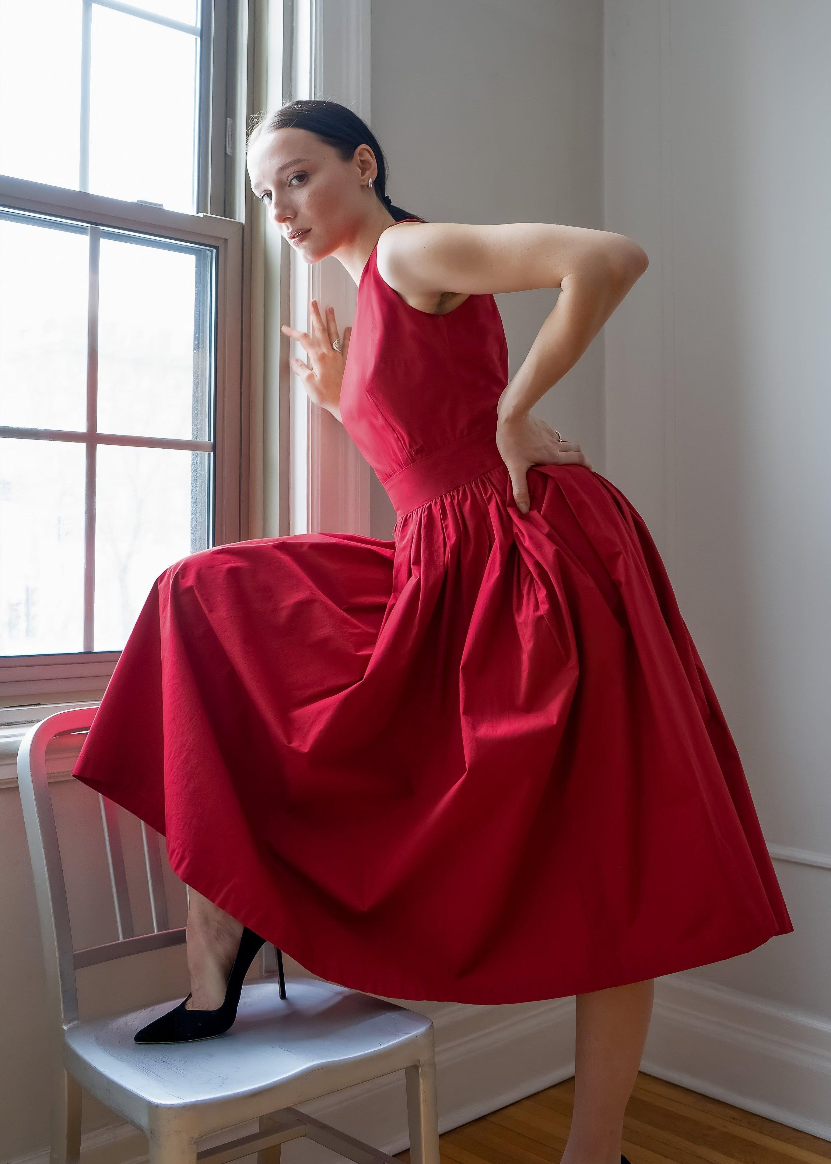 SLEEVELESS LUXURY DRESS - ANNA COTTON - RED - Room 502